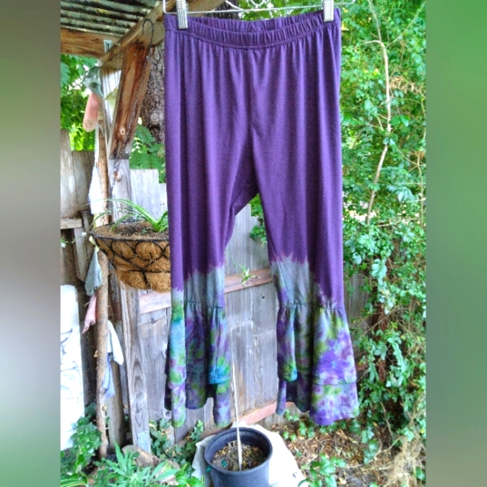 Avatar tie dye funky capris
